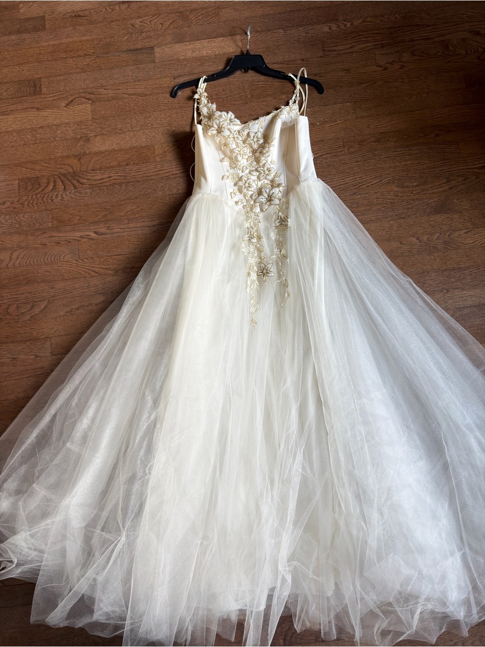 Ivory Tulle Floral Beaded Appliqué Wedding Dress